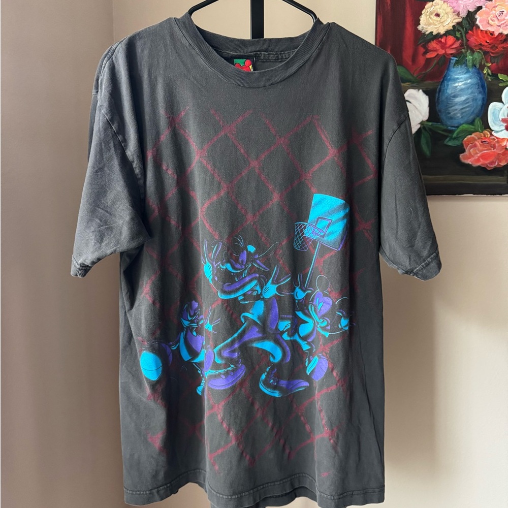 Vintage Disney goofy tee Black Graphic Men's T-Shirt with Blue & Purple Print